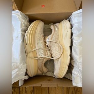 Hoka Bondi 8
